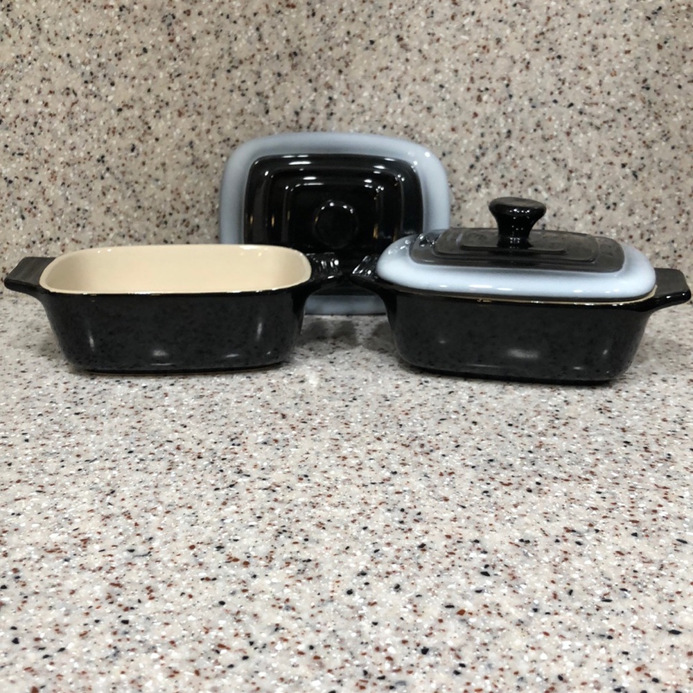 Microwaveable Dishes Set of 2 w/lids